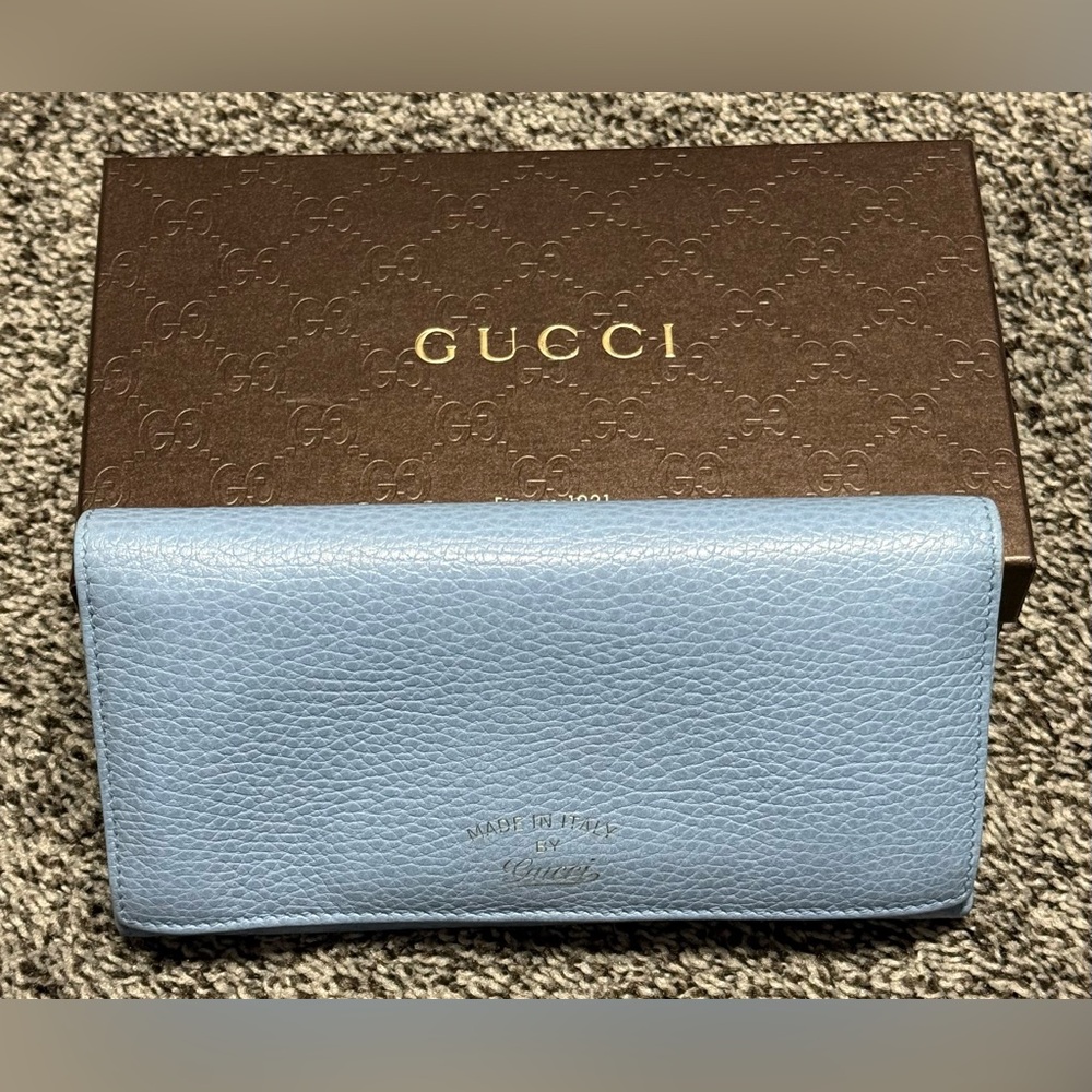 Gucci continental blue wallet with box